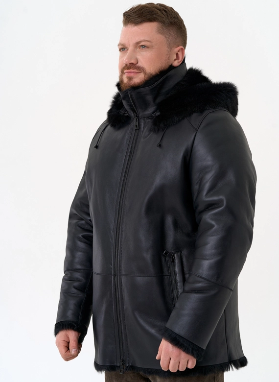 Мужская дубленка черного цвета с капюшоном