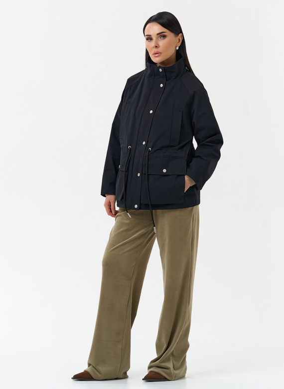 Женская ветровка черного цвета