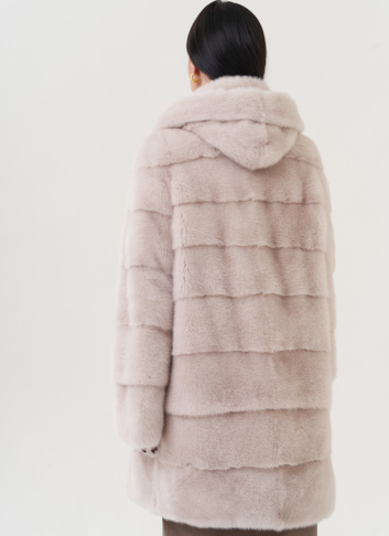 Шуба из норки с капюшоном Шуба из норки с капюшоном