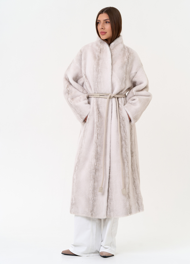 Светлое пальто из эко меха с поясом модель № 31531 меха малина