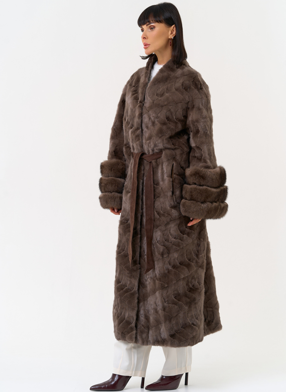 Женская шуба из меха норки с поясом