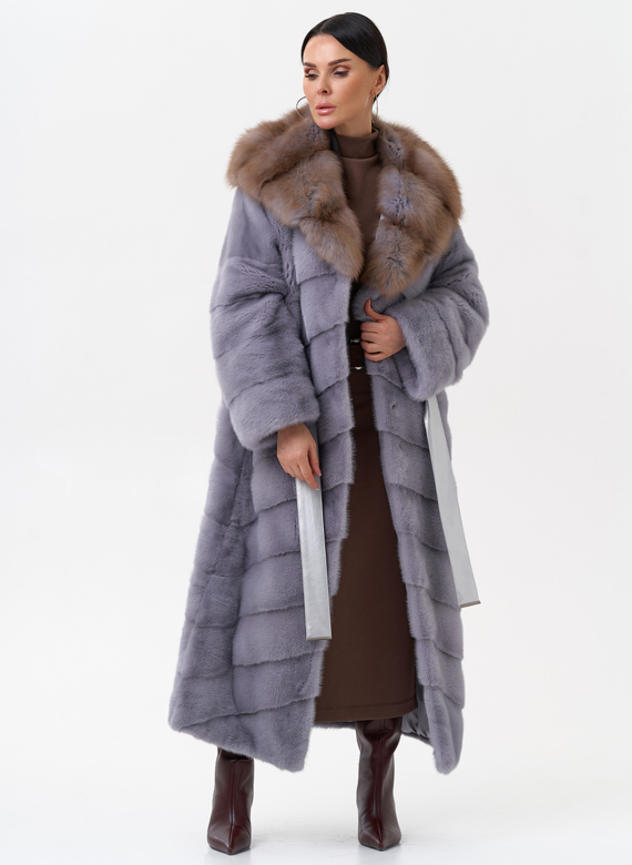 Норковая шуба с капюшоном из меха куницы