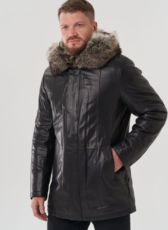 Мужская куртка с капюшоном на мехе из волка