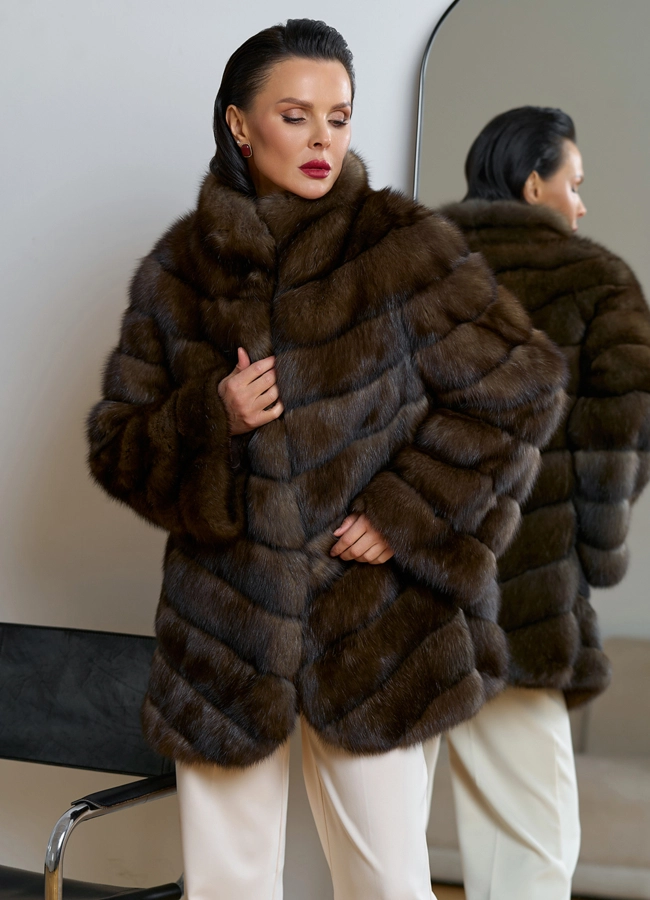 Женская шуба из соболя с воротником стойкой модель № 31773 универмаг малина