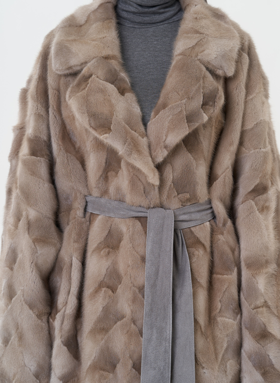 Шуба из меха скандинавской норки с поясом