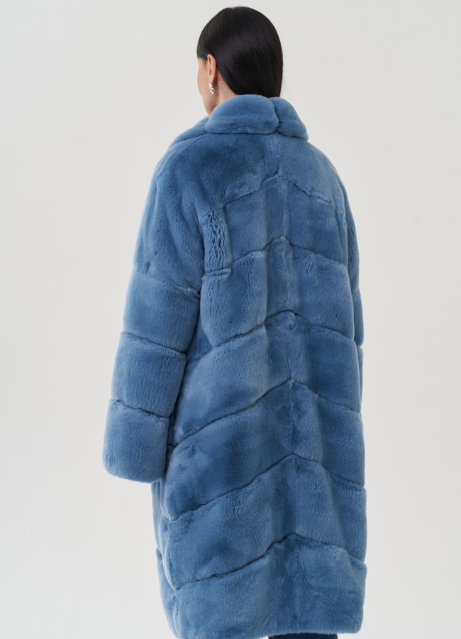 Шуба из меха кролика синего цвета с английским воротником модель № 24796 универмаг малина