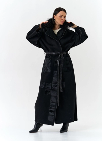 Женское длинное пальто с отделкой из меха лисы фото