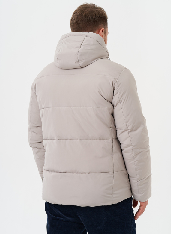 Зимний пуховик с капюшоном