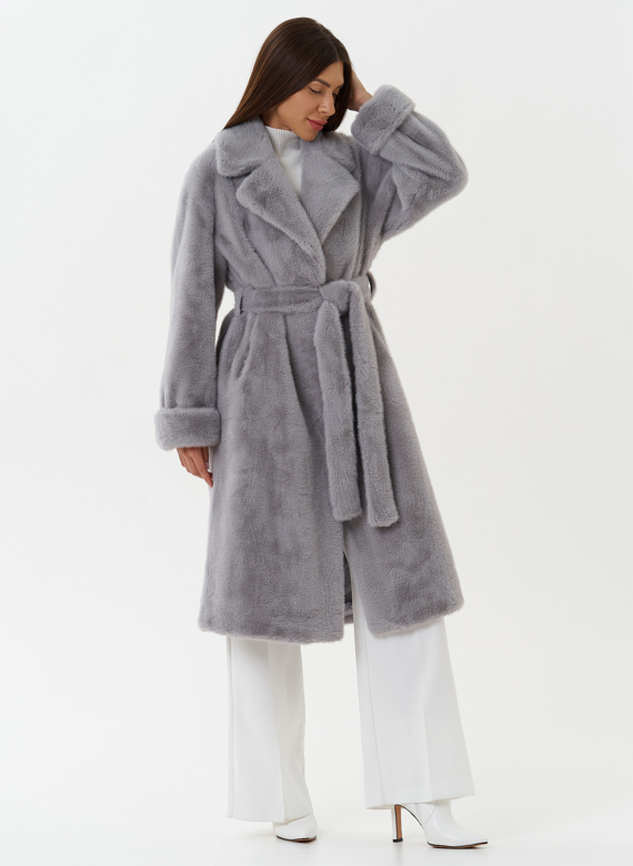 Пальто из эко меха с английским воротником