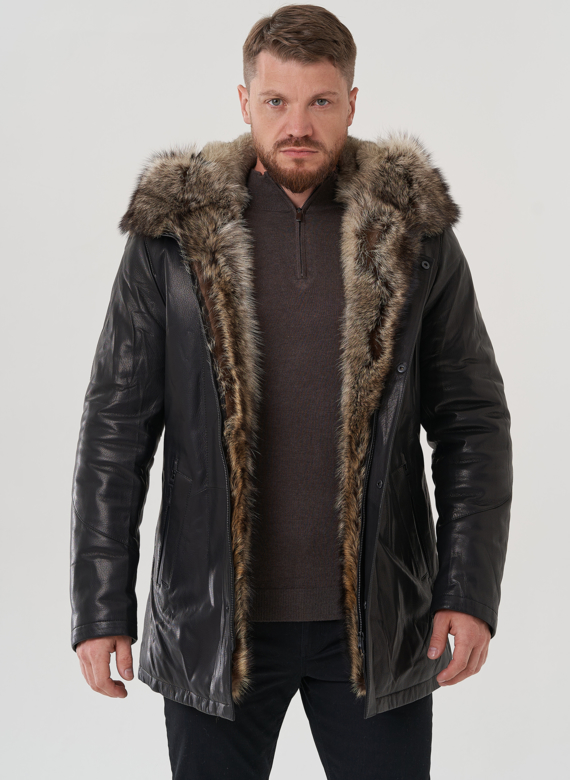 Мужская куртка с капюшоном на мехе из волка