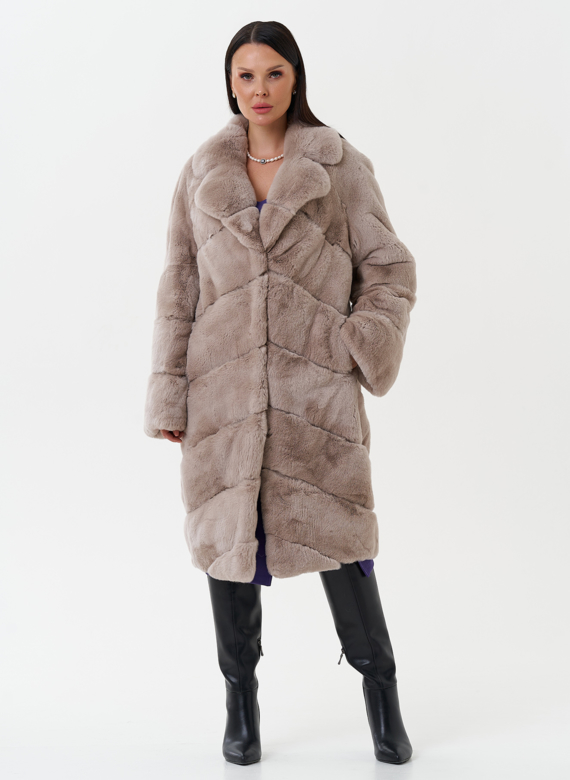 Шуба из меха кролика с английским воротником