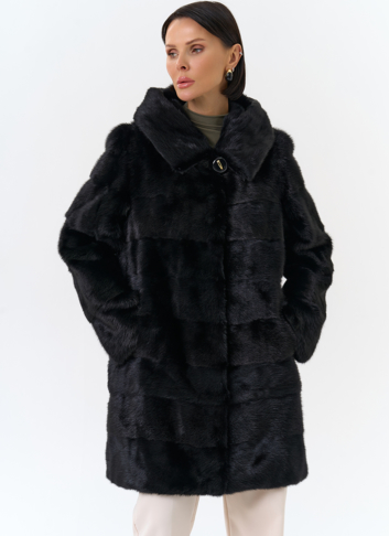 Шуба из норки с капюшоном черного цвета Шуба из норки с капюшоном черного цвета